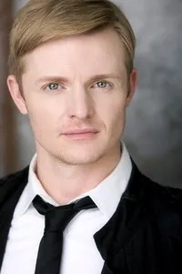 배우인 스콧 힐스롭의 대표 이미지