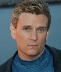 배우, 감독, 각본, 편집인 대런 도울러의 대표 이미지