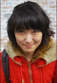 감독인 박지은의 대표 이미지