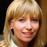 배우인 도로타 세그다의 대표 이미지