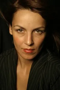 배우인 칼라 마시엘의 대표 이미지