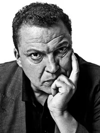 배우인 하모우 그라이아의 대표 이미지