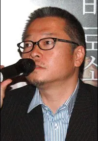 감독인 윤용진의 대표 이미지