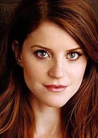 배우인 엘리자베스 본드의 대표 이미지