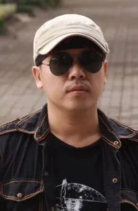 영화감독인 레 탄 선의 대표 이미지