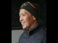 감독인 김홍익의 대표 이미지