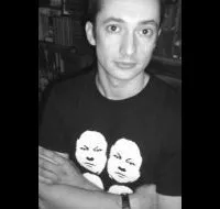 감독, 각본인 앤드류 컬의 대표 이미지