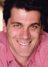 배우인 데이빗 베론의 대표 이미지