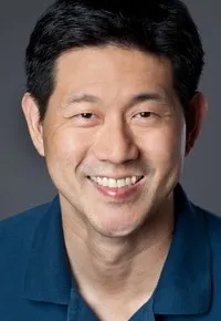 배우인 케빈 야마다의 대표 이미지