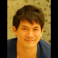 배우인 티라데이 웡푸아판의 대표 이미지