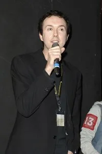 감독, 각본인 앤드류 코타코의 대표 이미지