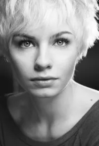 배우인 시드니 화이트의 대표 이미지