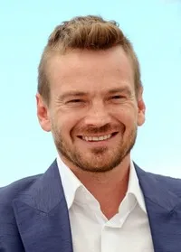 배우인 길레르모 페닝의 대표 이미지