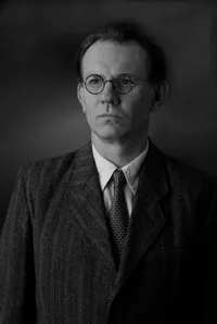 배우인 마틴 핑거의 대표 이미지