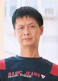 감독, 각본인 르 호앙의 대표 이미지