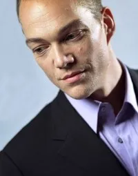 배우인 크리스토퍼 말트만의 대표 이미지