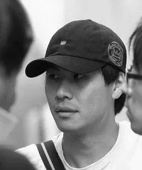 감독, 각본인 스티븐 강의 대표 이미지