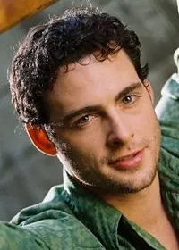 배우인 제로드 에딩턴의 대표 이미지