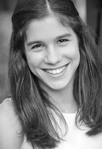 배우인 클라우디아 폰스의 대표 이미지