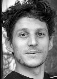 영화배우인 티투스 드 부그트의 대표 이미지