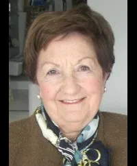 배우인 이트지아르 아이즈푸루의 대표 이미지