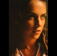 배우, 감독, 각본인 야스민 스튜어트의 대표 이미지