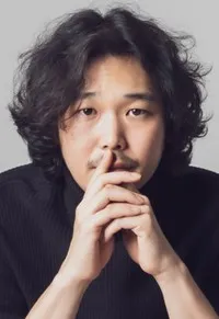 연극배우인 윤정섭의 대표 이미지