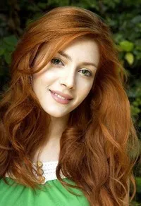 영화배우인 엘레나 사틴의 대표 이미지