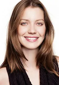 배우인 나탈리아 딜의 대표 이미지