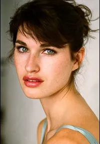 영화배우인 마리아 보너의 대표 이미지