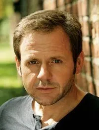 영화배우인 사무엘 핀지의 대표 이미지