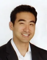 감독인 피터 신의 대표 이미지