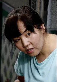 배우인 단잔 다바안 얌의 대표 이미지