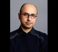 감독, 편집, 촬영인 하미드 라마니안의 대표 이미지