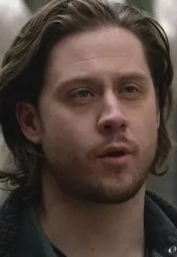 배우인 조니 홉킨스의 대표 이미지