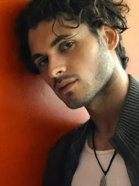 영화배우인 아단 칸토의 대표 이미지