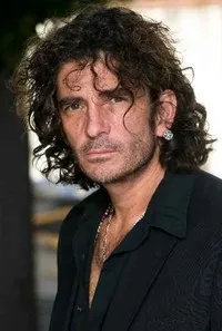 배우인 데이비드 카스트로의 대표 이미지