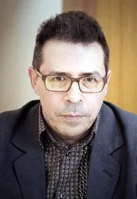 감독, 각본인 티에리 주스의 대표 이미지