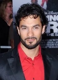 배우인 다윈 쇼의 대표 이미지