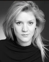 배우인 올리비아 폴렛의 대표 이미지