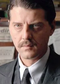 영화배우인 일케르 악숨의 대표 이미지