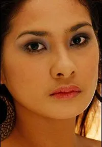 배우인 수 프라도의 대표 이미지