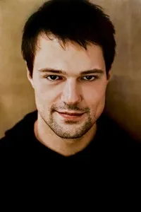 영화배우인 다닐라 코즐로브스키의 대표 이미지