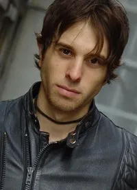 배우, 제작/기획, 스턴트맨인 A.J. 드레이븐의 대표 이미지