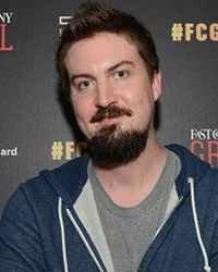 영화감독인 아담 윈가드의 대표 이미지