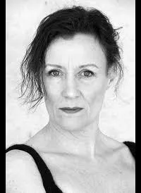 배우인 클라우디아 마르티니의 대표 이미지