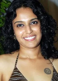 배우인 스와라 바스카르의 대표 이미지