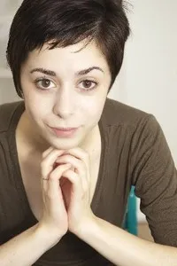 영화배우인 크리스틴 밀리오티의 대표 이미지