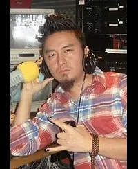 감독인 쉔펜 킴사르의 대표 이미지