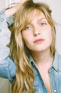 영화배우, 모델인 조세핀 드 라 바움의 대표 이미지